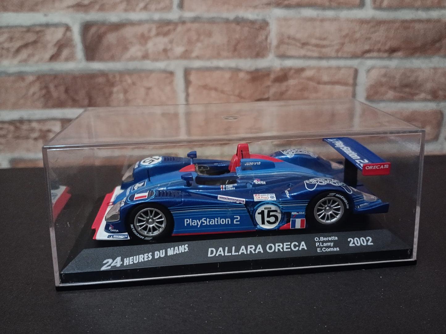 Miniatura coche de competición con vitrina – Dallara-Oreca – Le Mans 2002