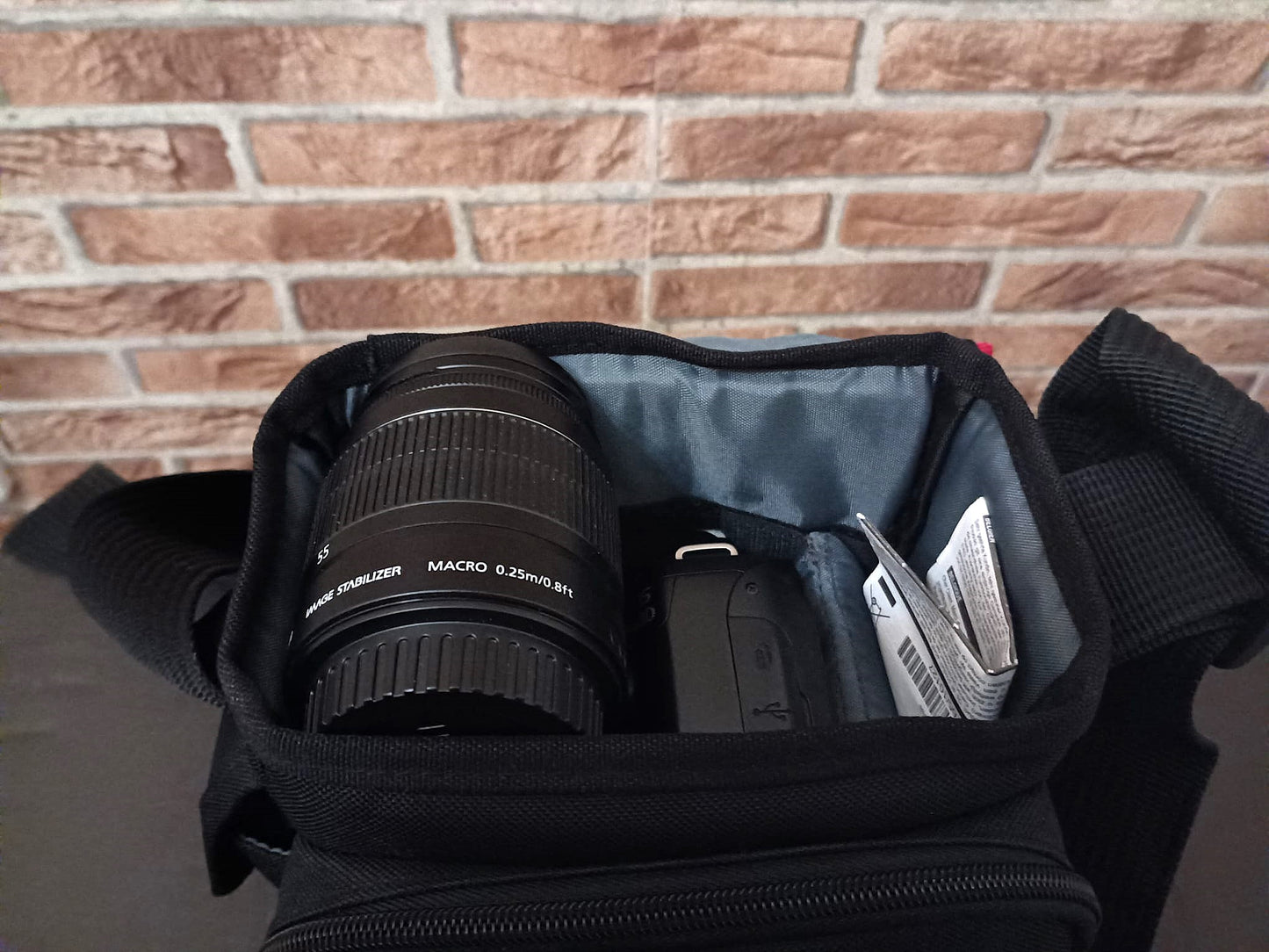 Canon EOS 1100D + Objetivo 18-55mm IS II + Extras