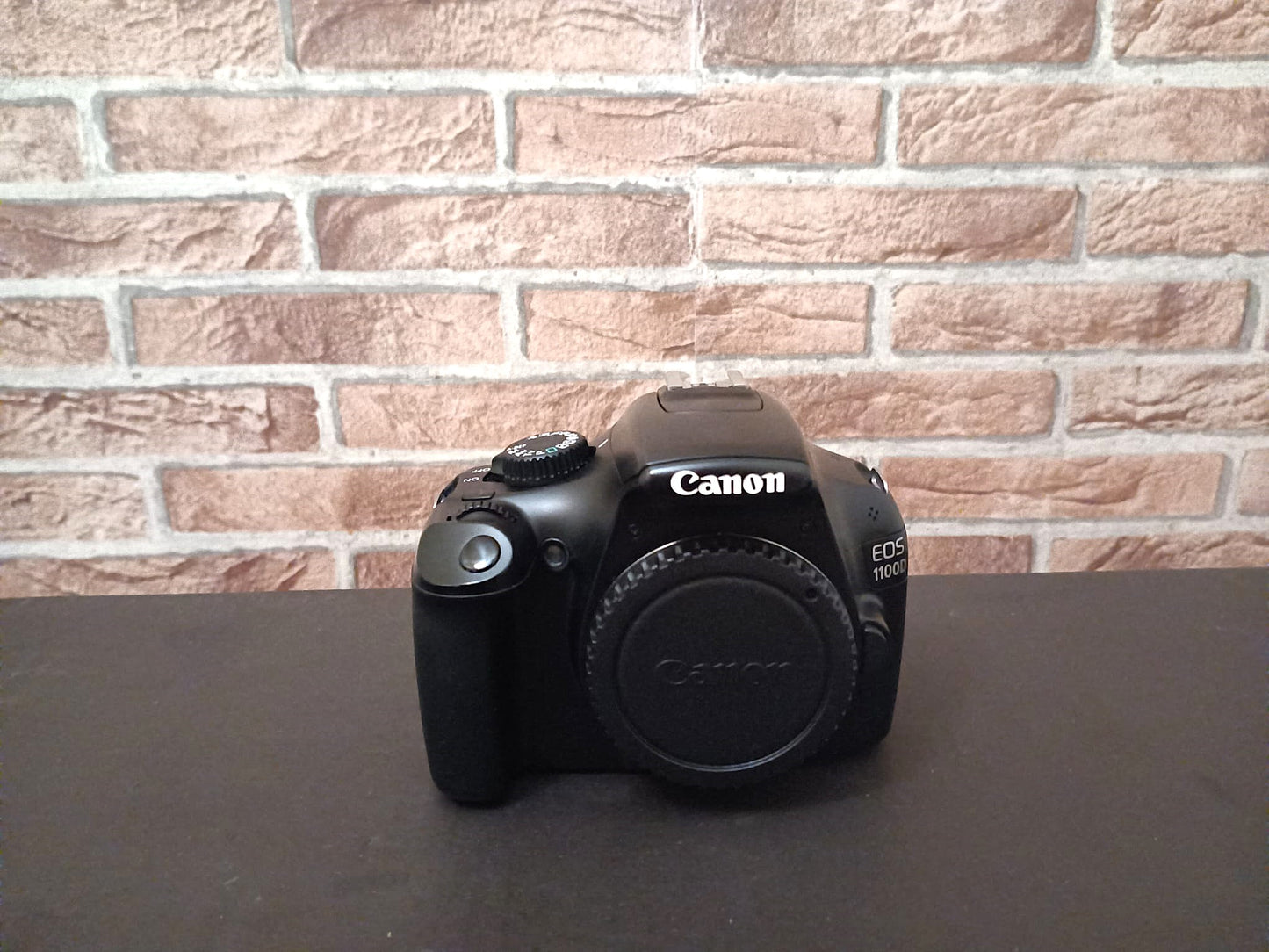 Canon EOS 1100D + Objetivo 18-55mm IS II + Extras