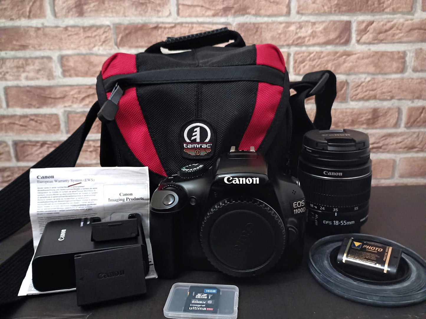 Canon EOS 1100D + Objetivo 18-55mm IS II + Extras